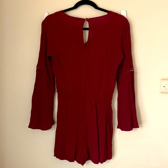 Size L Ambiance Bell Sleeve Open Peep Hole Short Romper - Picture 6 of 6